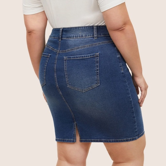 BloomChic Plus Size 2XL Dark Wash Split Back Bodycon Denim Skirt us16 - Picture 2 of 7